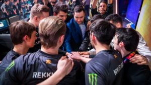 Fnatic Crushes 100 Thieves In A Statement First Game At Worlds
