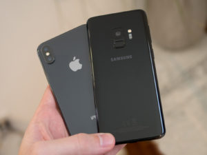 Apple 和 Samsung 刻意「降速」刺激消費者換手機 義大利率先重罰！