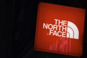 利用 Google 漏洞來避免負擔廣告費？The North Face 運動品牌被罵翻