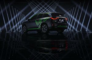 高端粉絲向！Razer 推出 LED 電競級 SUV 電動車