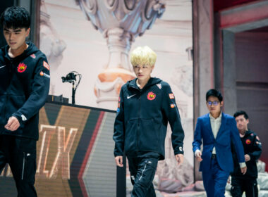 四強賽 Day1 / JackeyLove 早點睡！TheShy 關鍵被抓送 FPX 進總決賽！