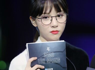 《英雄聯盟》武漢肺炎？LCK 女主持 Mina 發燒送醫，相關人員將自主隔離！